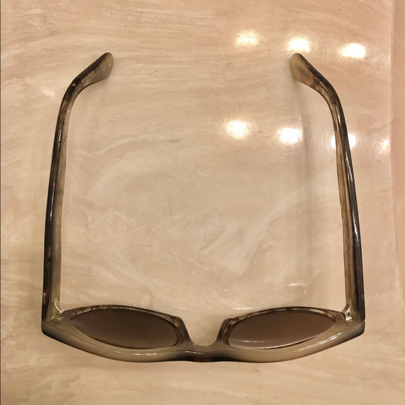 Diff 2 toned sunglasses like new n case main image 5